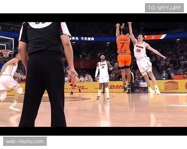 上海男篮加时绝杀广东,哈维“阳寿球”背后是教练卢伟的战术豪赌 上海男篮加时绝杀广东,哈维“阳寿球”背后是教练卢伟的战术豪赌
