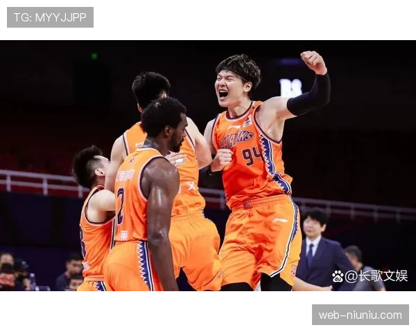 上海男篮俱乐部杯赛夺冠，为新赛季积累信心