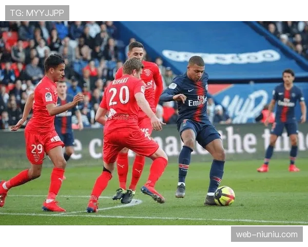 伤病潮席卷法甲,巴黎、雷恩等队如何靠战术灵活性与阵容深度应对多线作战 伤病潮席卷法甲,巴黎、雷恩等队如何靠战术灵活性与阵容深度应对多线作战